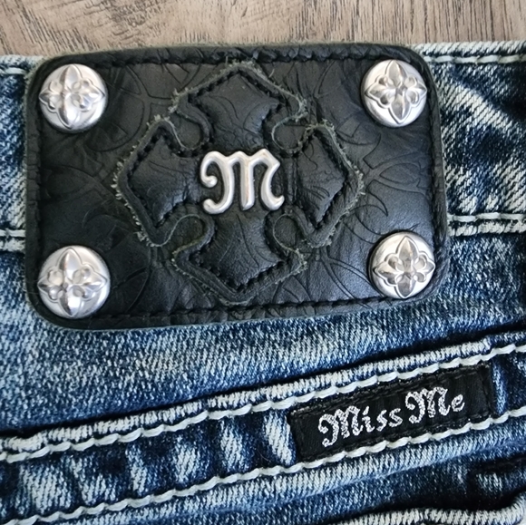 Miss Me Vintage American Flag Blue Jean Shorts - Picture 3 of 10